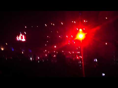 SHM @ EDC "Hello" some remix