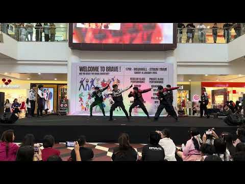 Stray Kids - Lalalala | CRUXB | BRAVE ACADEMY