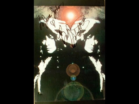 On the FlipSide Archives -  Buffy St. Marie Interview