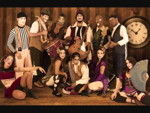 Video thumbnail for Além, Porém Aqui