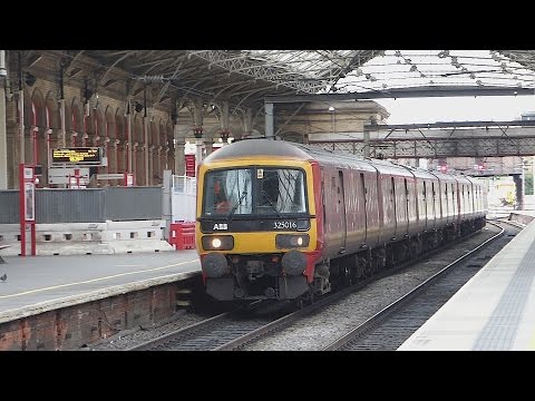 Royal Mail Class 325s pass Preston (22/8/16)