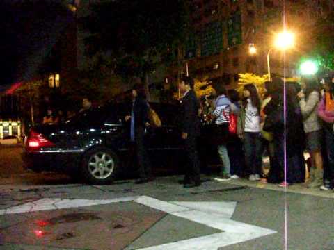 090328安迪一行進中廣