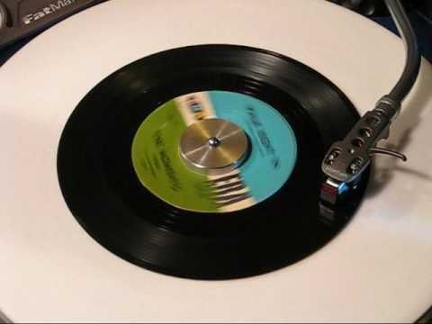 The Moments - "Walk Right In" 1963 MONO