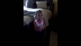 4-year old loves Erykah Badu; sings Hotline Bling ((Remix)) remixed!!!