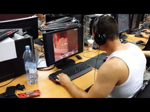 pavel and cooller playing CA @ MOSCOW QUAKE LAN PARTY #19