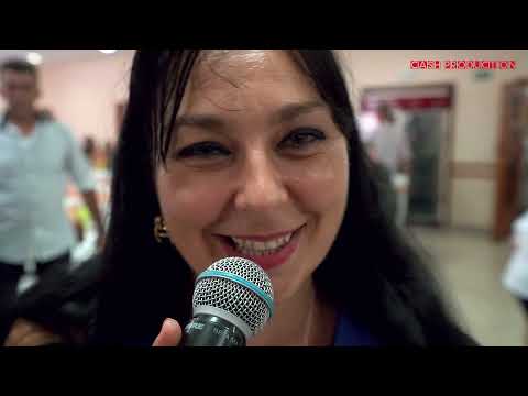 Milica Gogin & Orkestar Doktori - U sokaku komšija mi jutros šljive bira / punoletstvo #live #uzivo