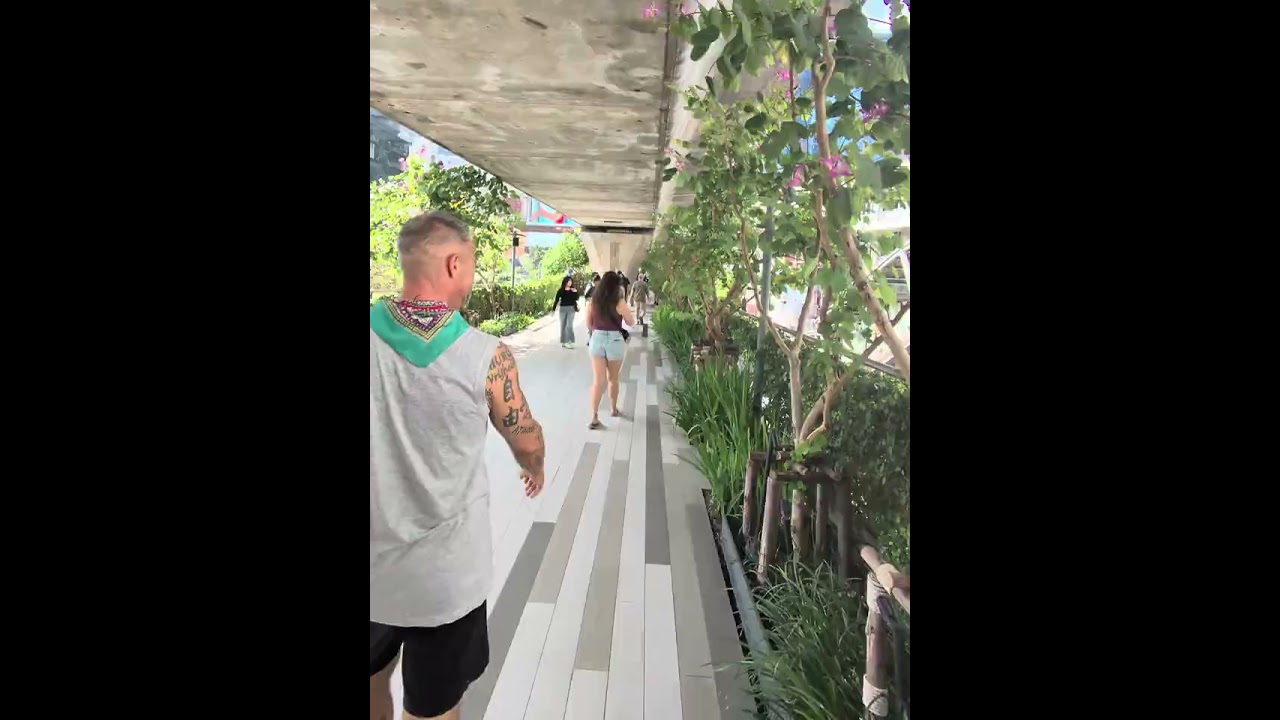 Bangkok's Amazing New Elevated Skywalk