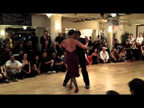  Gustavo Naveira  and  Giselle Anne  are  dancing  to  the  vals  "  Valcesito de Antes  "  by  Juan D'Arienzo