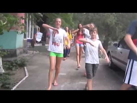 Faschistische ukrainische Teenager? [Video aus YouTube]