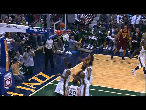 Kyrie Irving drives, spins & scores!