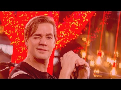 The Hives - A Christmas Duel ft. Anna Maria Espinosa / Musikhjälpen 2016