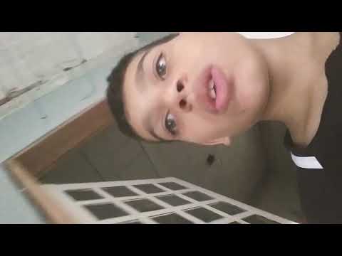 dançando sozinho em casa mas eu não sabia que minua mãe estava em casa