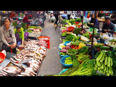 Amazing! Lots of fresh food, Cambodian routine food market scenes