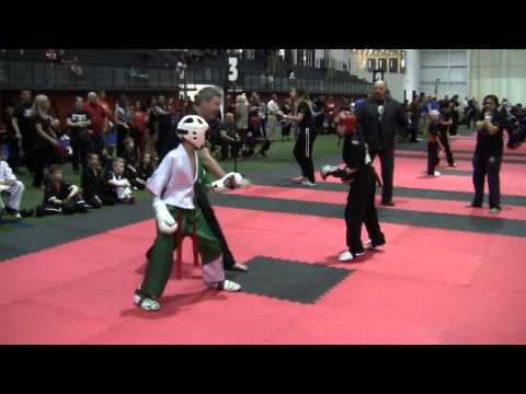 Brian Ho-Pham vs Douvris - KJS 2015 - Fight 3
