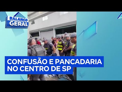 Police intervention with unlicensed street vendors causes confusion in downtown São Paulo.