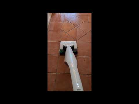 Kobold vac/mop in action