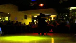 MARIO DE CAMILLIS Y BARBARA WAINNRIGHT EN LA MILONGA 10 -VALS-