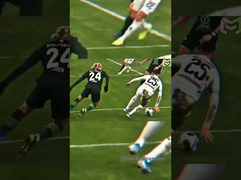 defender Rami Bensebaini crazy skill #calcio #shorts #footballshorts