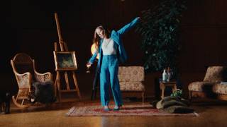 Video zu 'Elouise' ansehen Video zu 'Elouise' ansehen