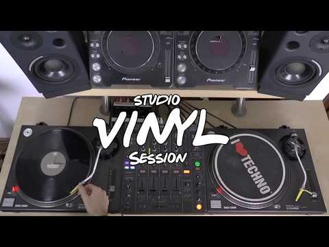 Old School Techno Mix 100 % Vinyl Only Session //  2002 - 2008 // mixed by Lukash Andego