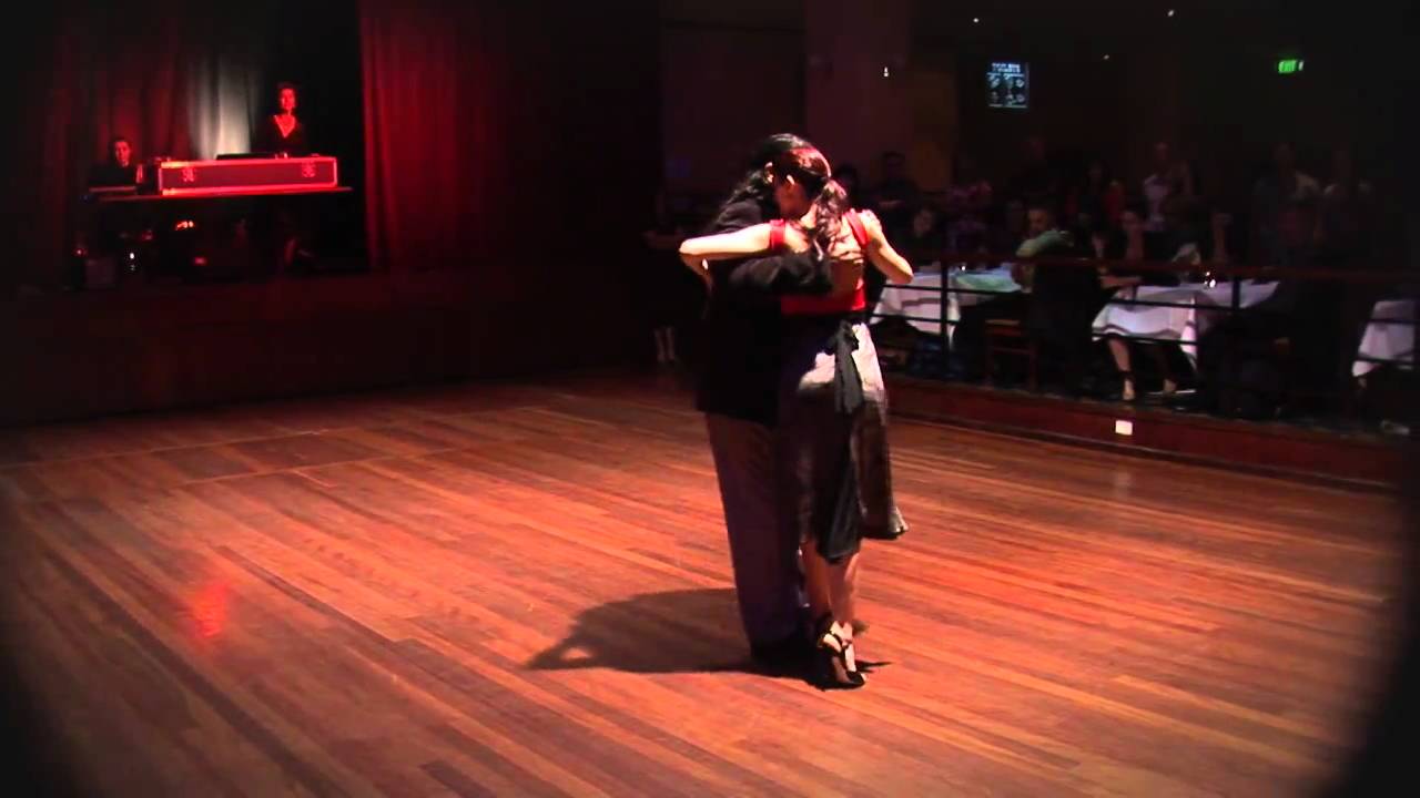 Andres Laza Moreno y Isabel Acuna - Welcome Milonga, 30 September 2010, Dance 1.wmv