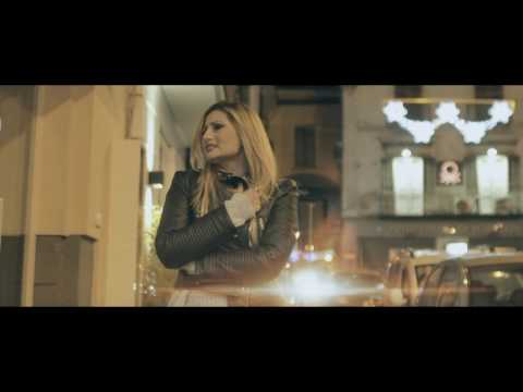 Emiliana Cantone - Comme me manche - (Video Ufficiale)