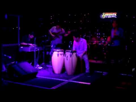 Cesar Correa & Group -  Autumn Leaves (Live)