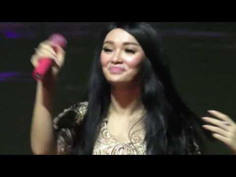 Zaskia Gotik -kereta malam- festival Seni Bela Diri Dunia