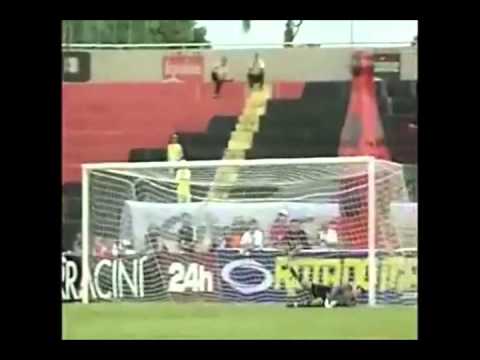 O Gol Mais Lindo de 2011 - Gilberto - Santa Cruz