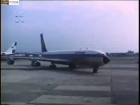 Boeing 707-300 Lufthansa.  Aeroporto Internacional do Galeão RJ Brazil 1971