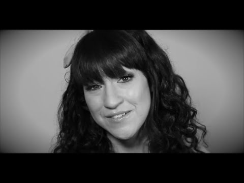 Louise Golbey - Comfortable (official music video)