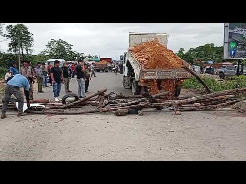 Trans Germán Busch del Trópico de Cochabamba masifica el bloqueo en municipio de Shinahota.