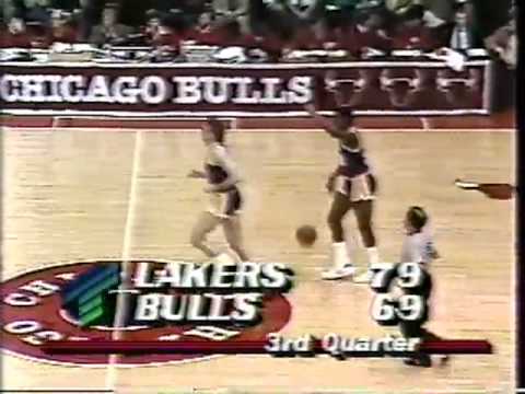 Rookie Jordan schooled by Magic: 1984-85 Lakers @ Bulls