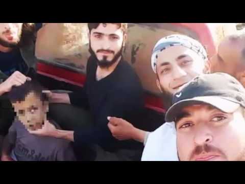 Rebeldes sirios difunden video donde decapitan a un niño de 12 años