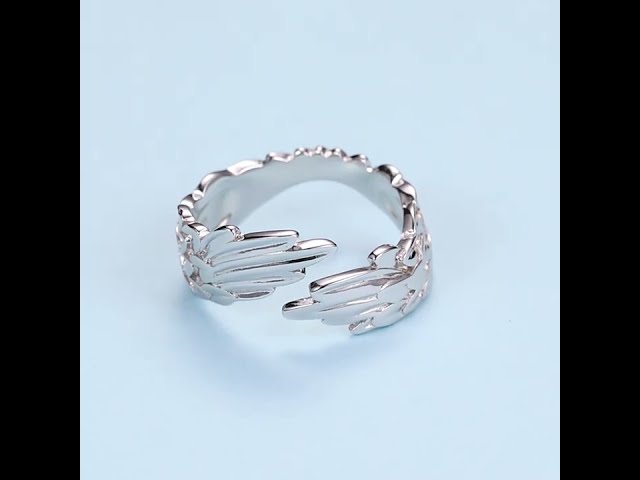 Vídeo relacionado con OKwife 2X Anillos clásicos Simples con alas de ángel y Demonio, Conjunto de Anillos Retro de Apertura Creativa Ajustable para niñas Adolescentes