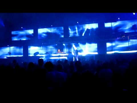 Markus Schulz playing Mark Junior - Natural (Aaron Camz Remix) at Winter Sound System Melbourne