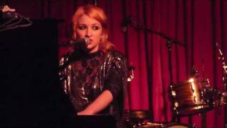 Kate Miller-Heidke: The Facebook Song (&quot;Are you F*cking Kidding Me?&quot;)