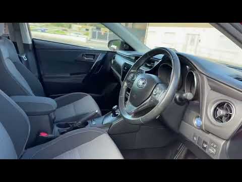 Toyota Auris 2018 LUNA SPORT 1.8 PETROL HYBRID AUT - Image 2