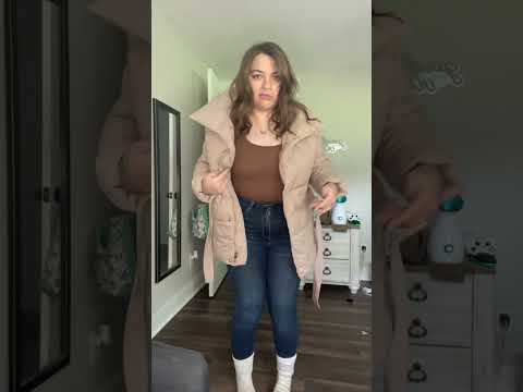 Stay warm in style with this seasons must-have puffer jacket #pufferjacket