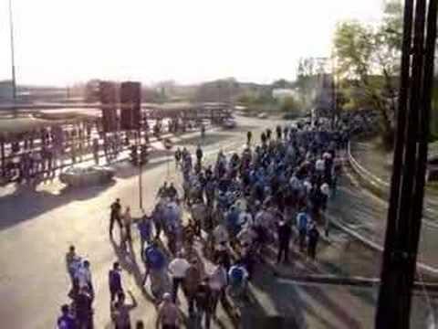 Przemarsz kibiców Ruchu z dworca w Bytomiu (Polonia - Ruch)