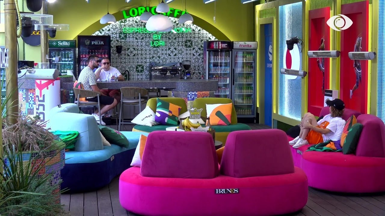 Mes batutash, Egla uron Meritonin për ditëlindjen duke kërcyer me të