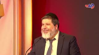 חידון ההלכה עם הגאון הרב אופיר מלכא חוזר! 22 תלמידי חכמים בשידור מהאולפן הנוצץ של 'קול חי'. פרק א
