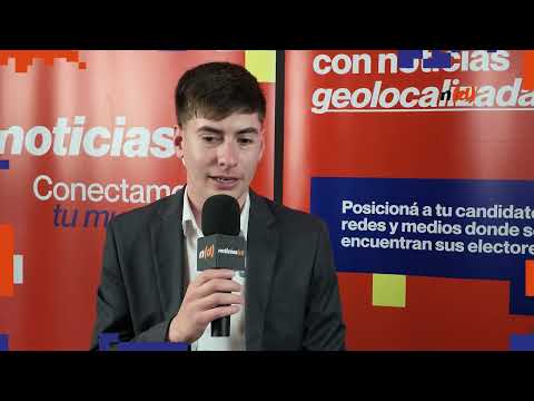 Luka Jones con Noticias (d) en el Congreso de Comunicación para Gobiernos Locales