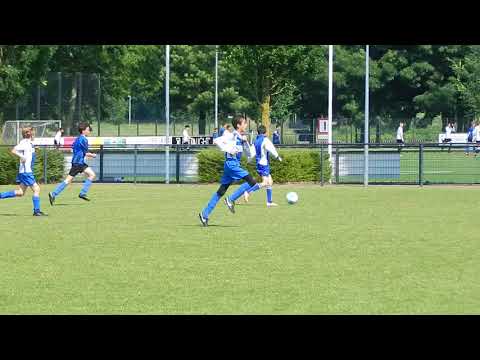 Corner van Elinkwijk nèt geen goal.