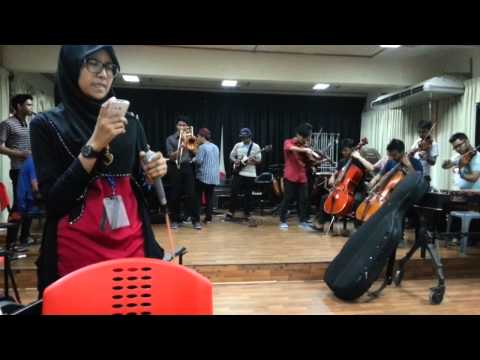 Cloudy Window & Friends with Nuha Af2014