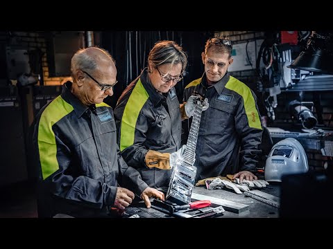 Sandvik Let's Create: All Metal Guitar - Smash-Proof Guitar