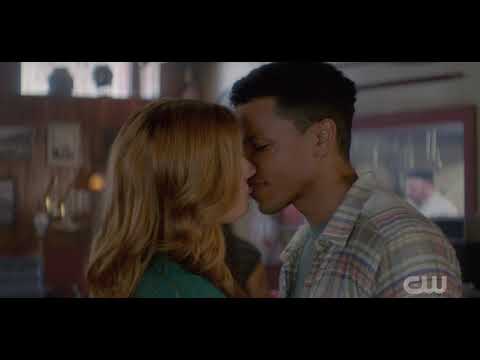 Interracial kiss - Nancy Drew 5