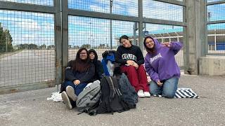 Fanáticas de Airbag hacen vigilia en el Bicentenario a 12 días del recital