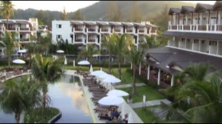 preview picture of video 'SunPrime Kamala Beach Resort Hotel a look at the room and the surrounding'