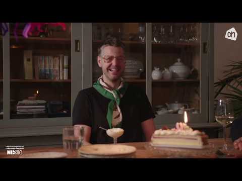 Knul brengt oma een cadeautje | Flessen met Vjèze | #2